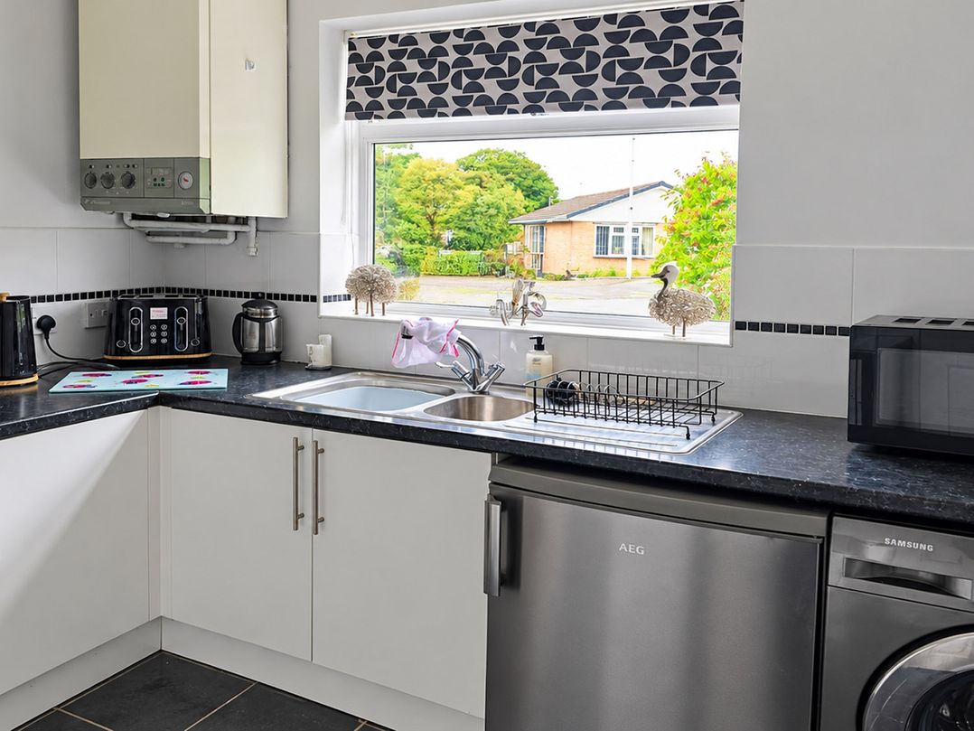 2 Bed Bungalow, Sleeps 4