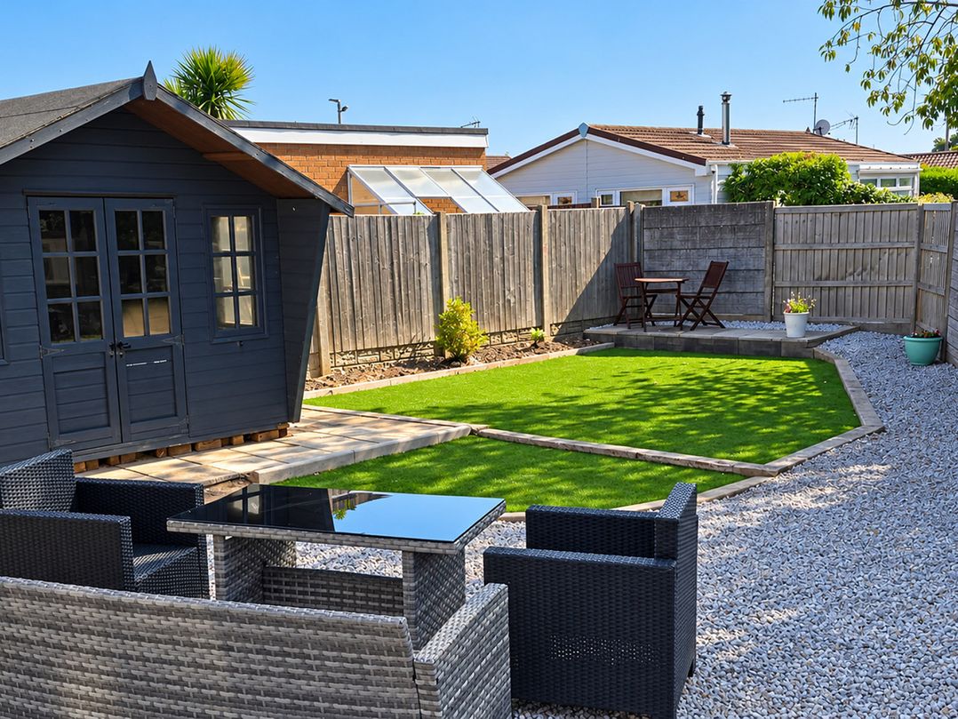 2 Bed Bungalow, Sleeps 4