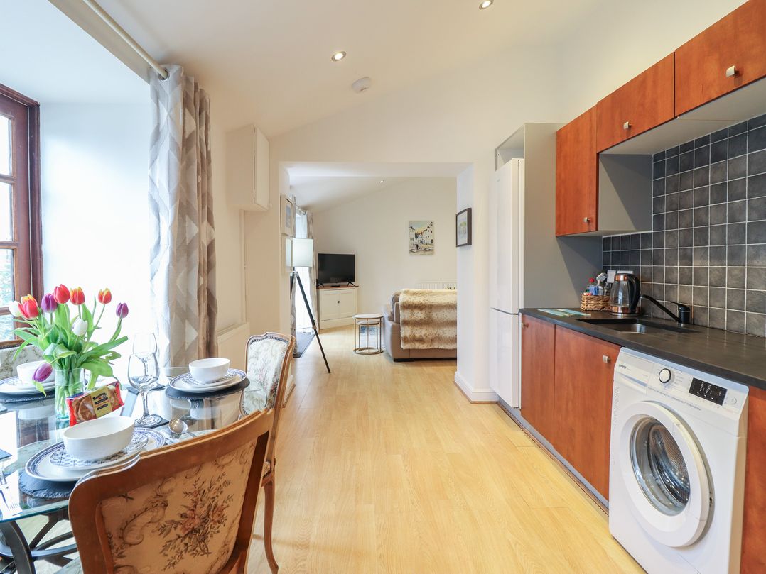 Maritime Mews, 6 The Oakleys