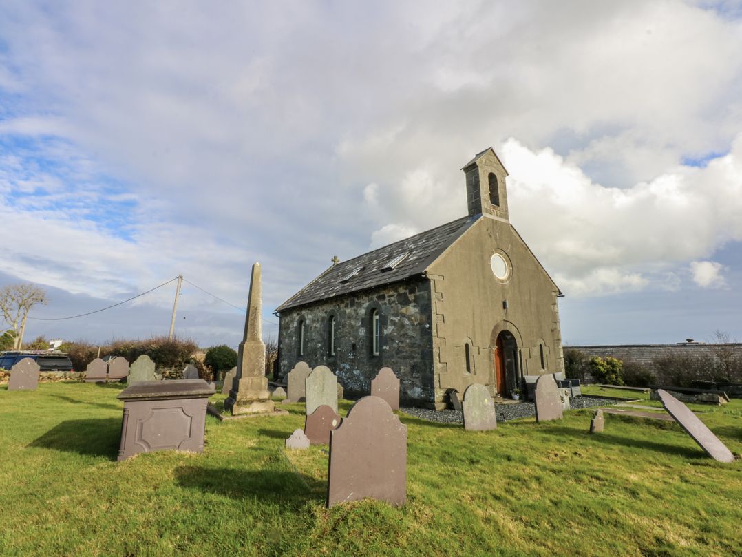 Eglwys St Cynfil