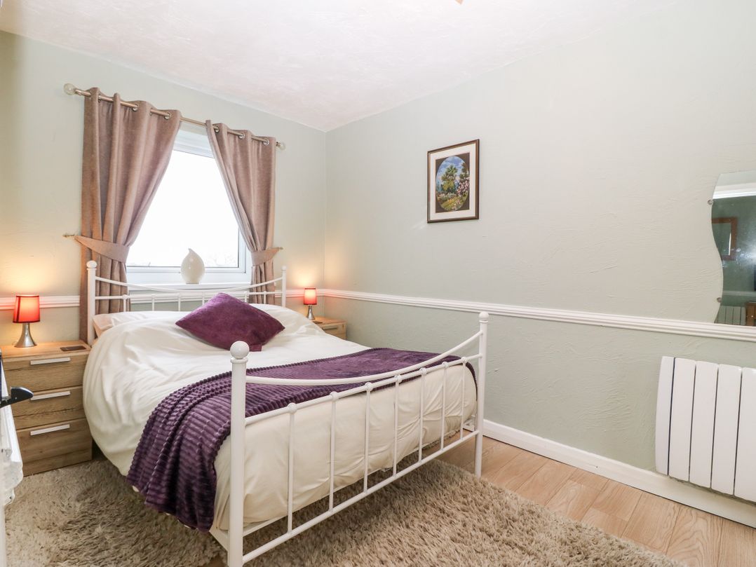 Ty Newydd Bach