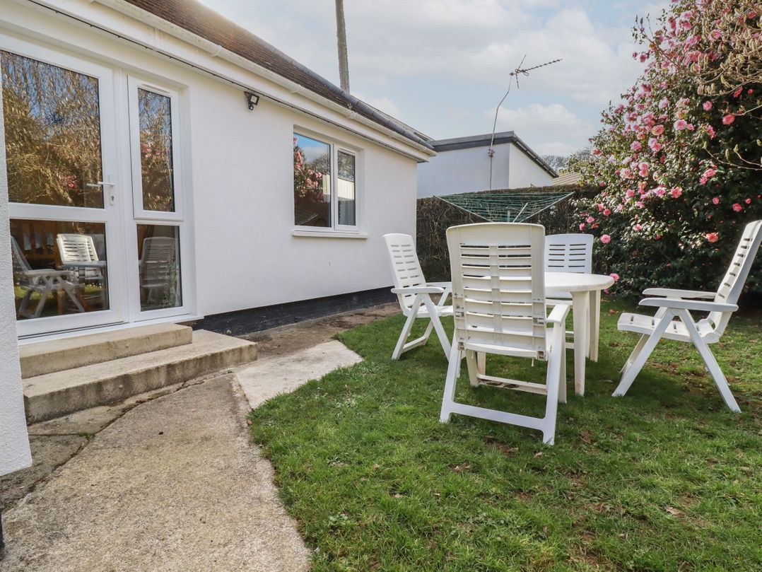 5 Carlyon Road
