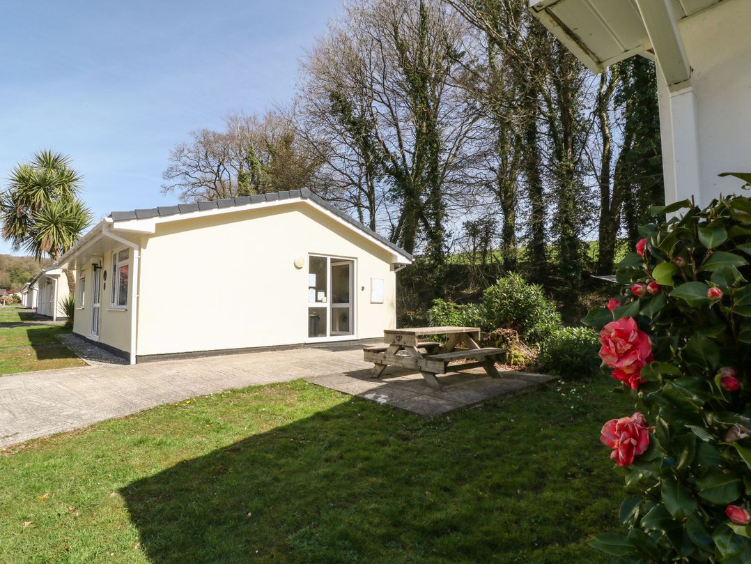 3 Rosecraddoc Lodge