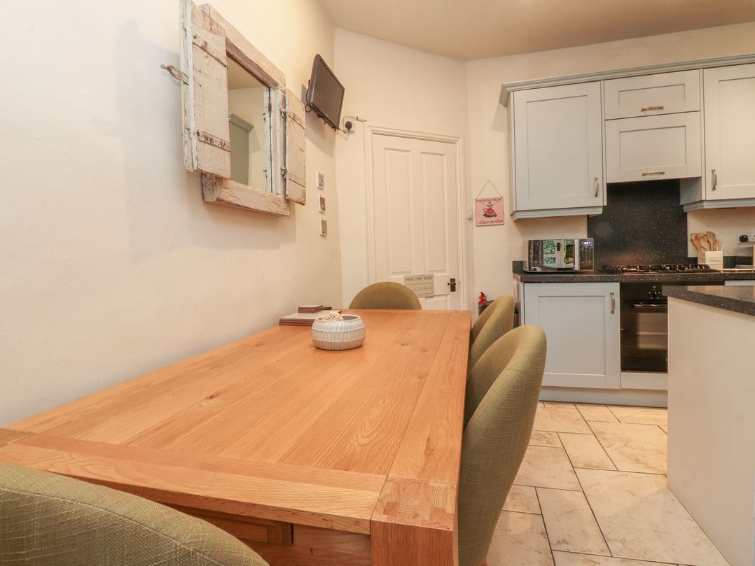Canalside Cottage