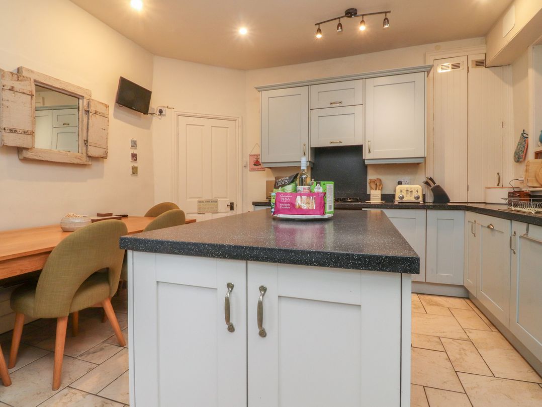 Canalside Cottage