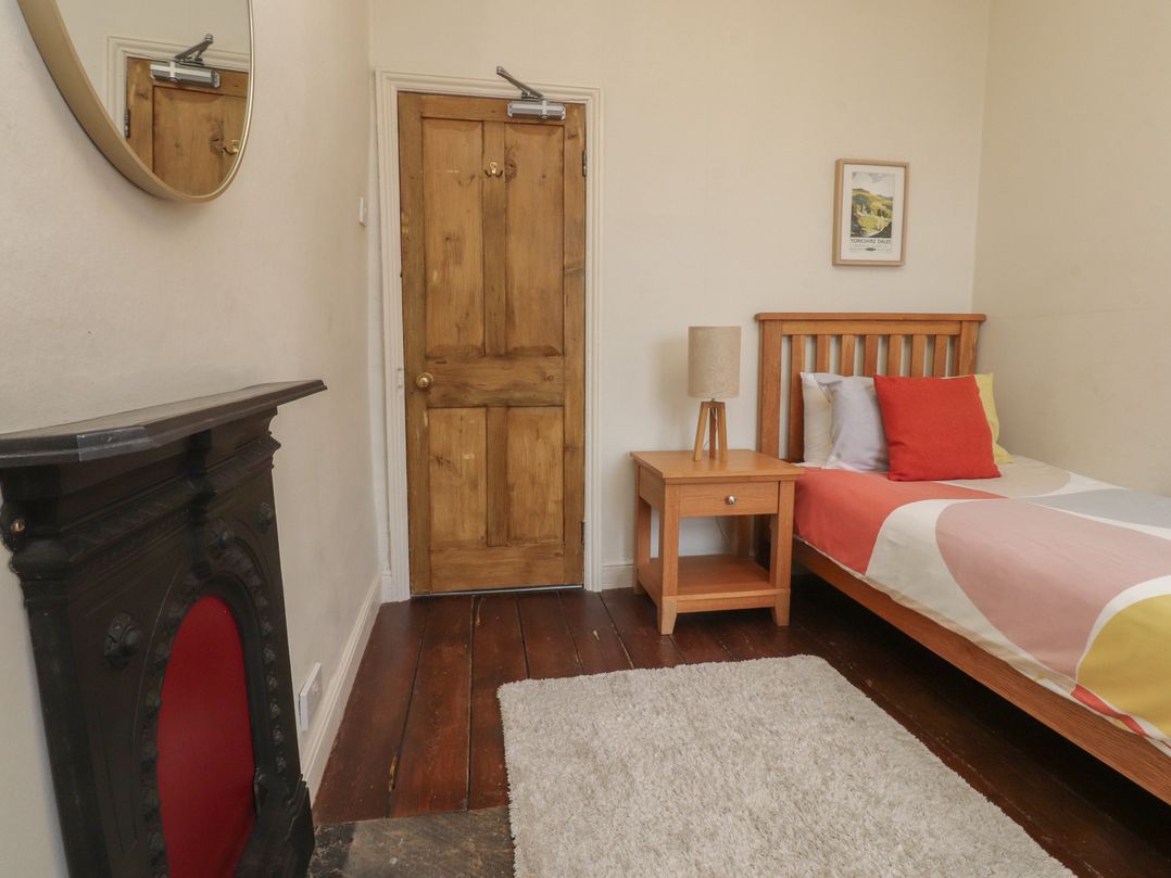 Canalside Cottage