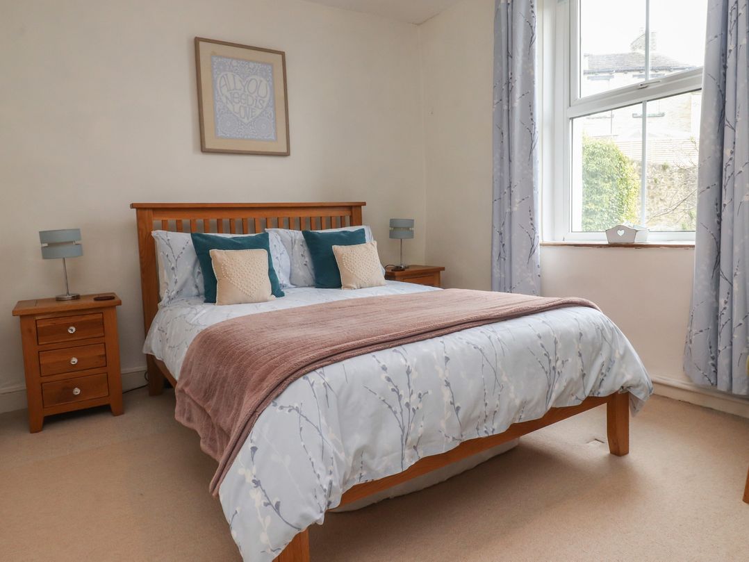 Canalside Cottage