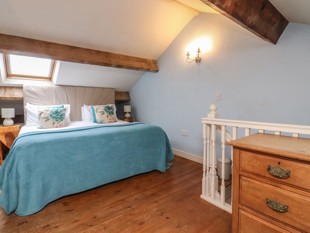 Canalside Cottage