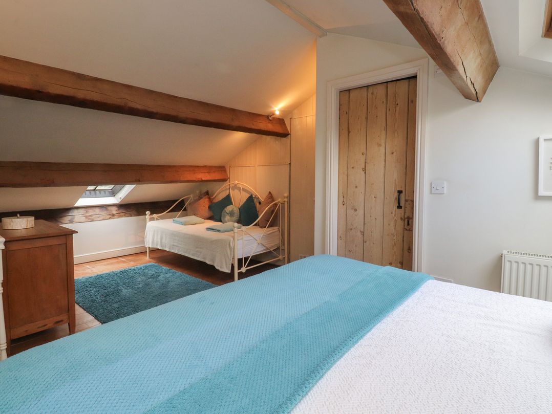 Canalside Cottage
