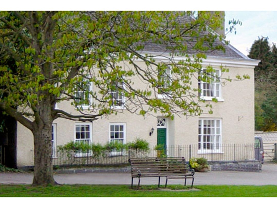 Visit Gloucestershire WottonunderEdge