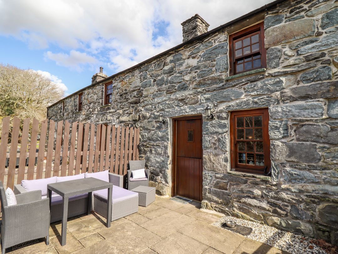 Cwm Yr Afon Cottage