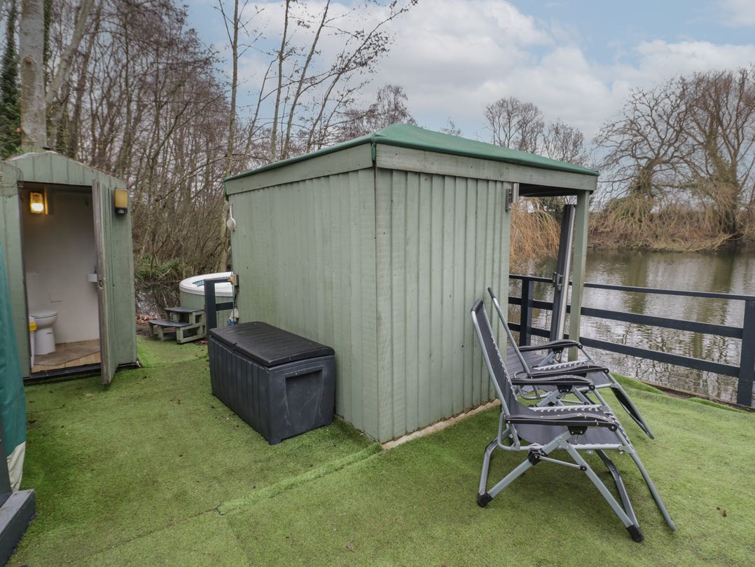 The Lakeside Yurt