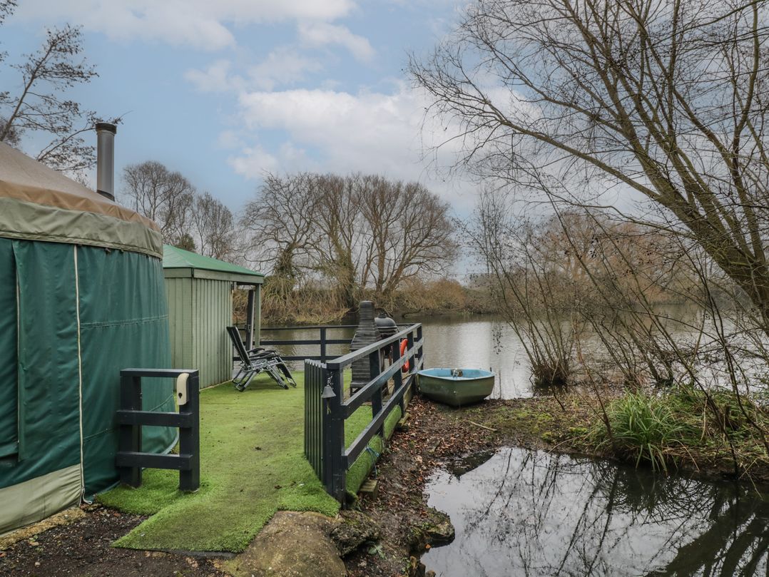 The Lakeside Yurt