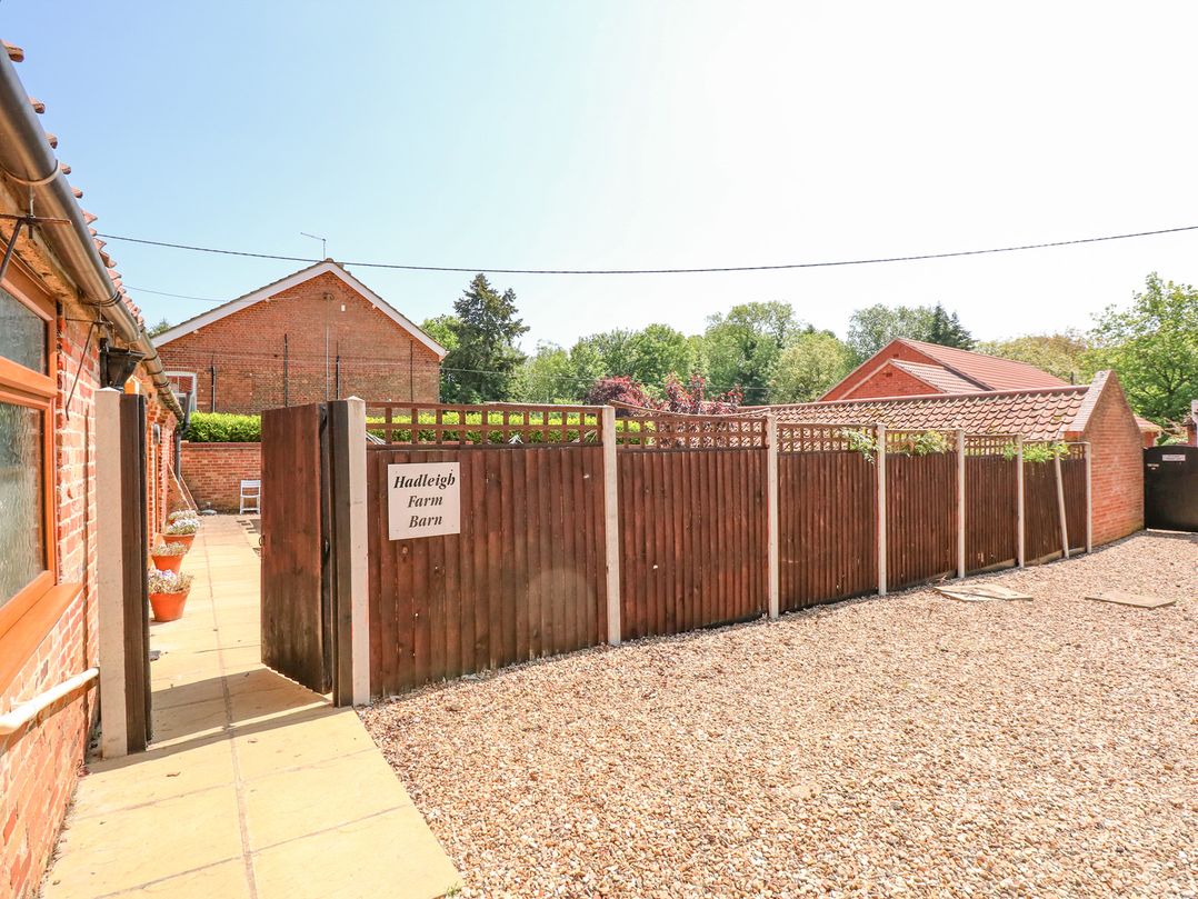 Hadleigh Farm Barn