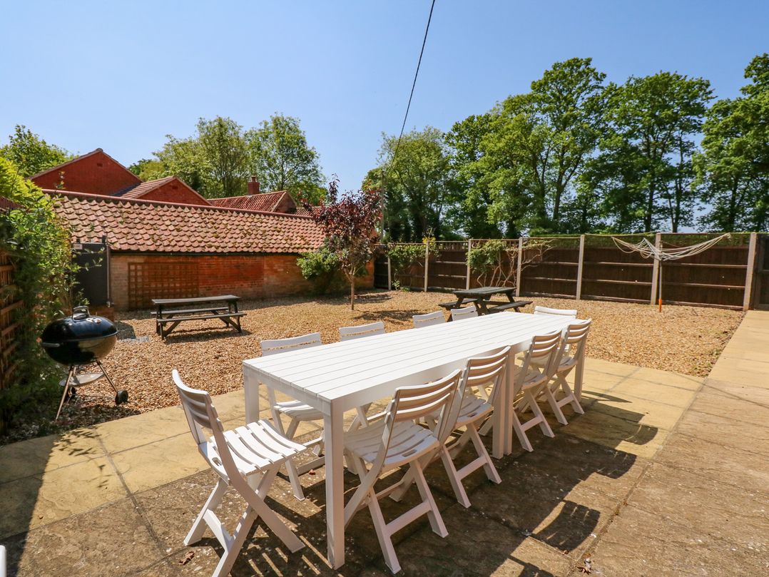 Hadleigh Farm Barn