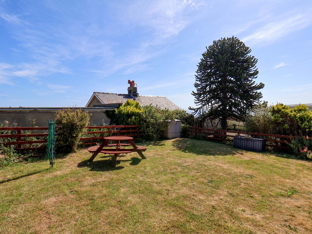 4 Cliff Cottages