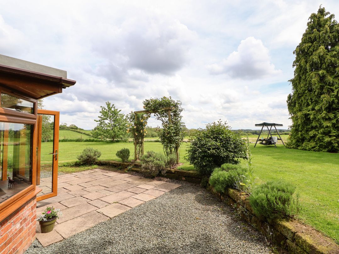 Lake View Cottage
