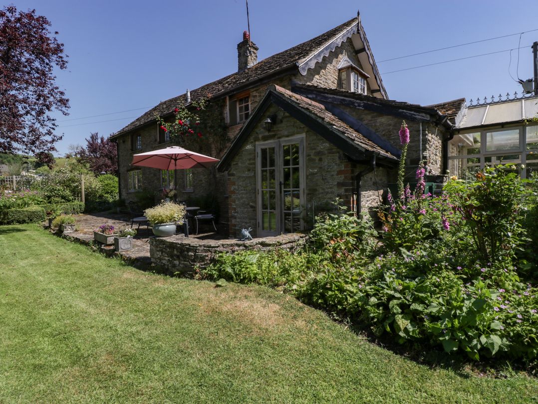 Lower Court Byre