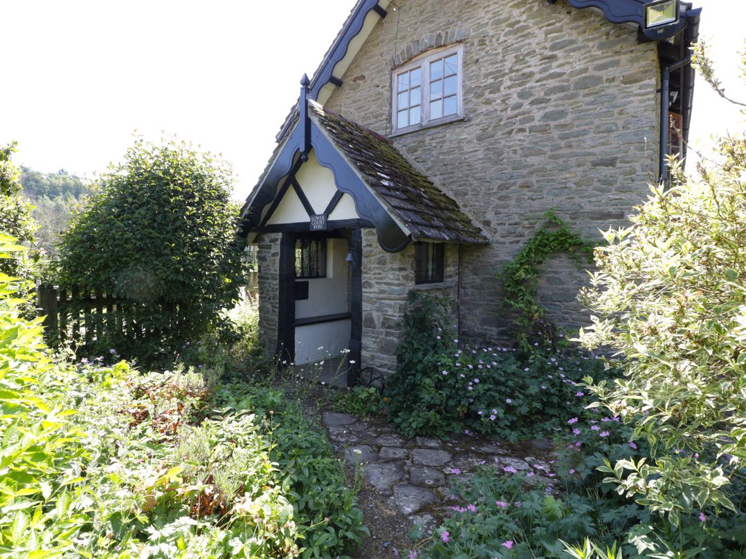 Lower Court Byre
