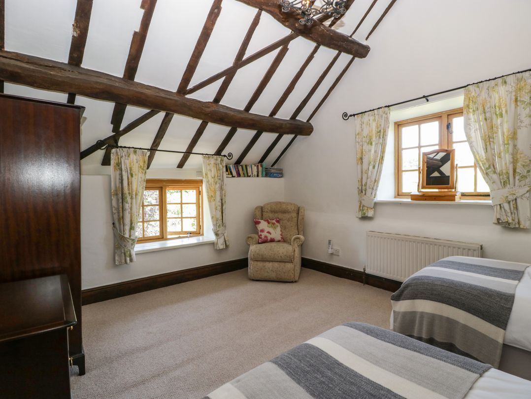 Lower Court Byre