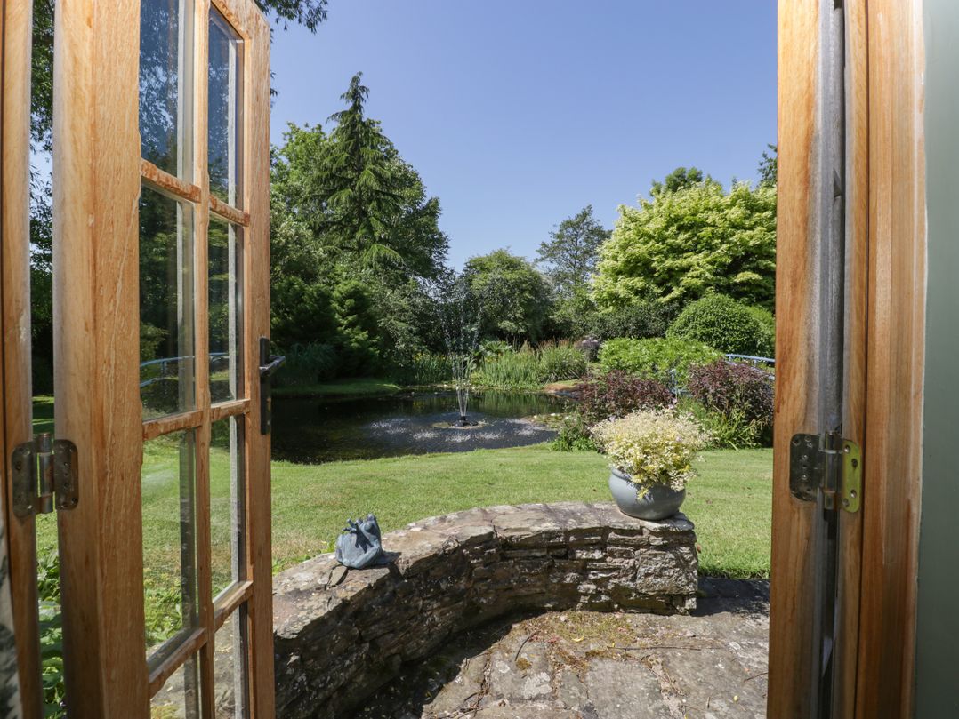 Lower Court Byre