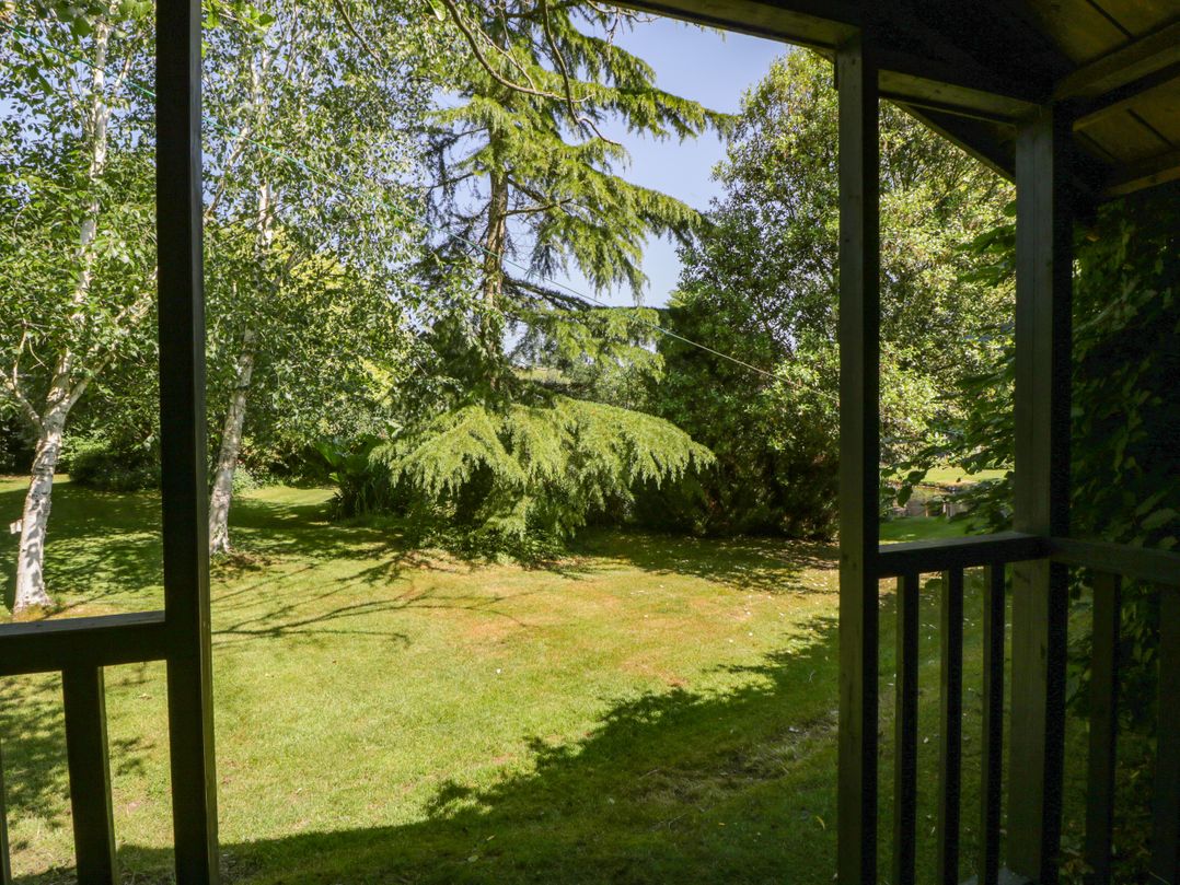 Lower Court Byre