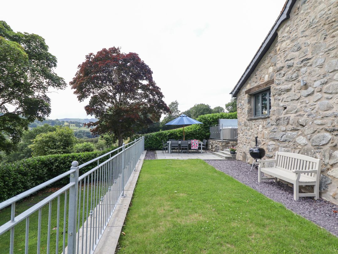 Ysgubor Tyddyn Isaf