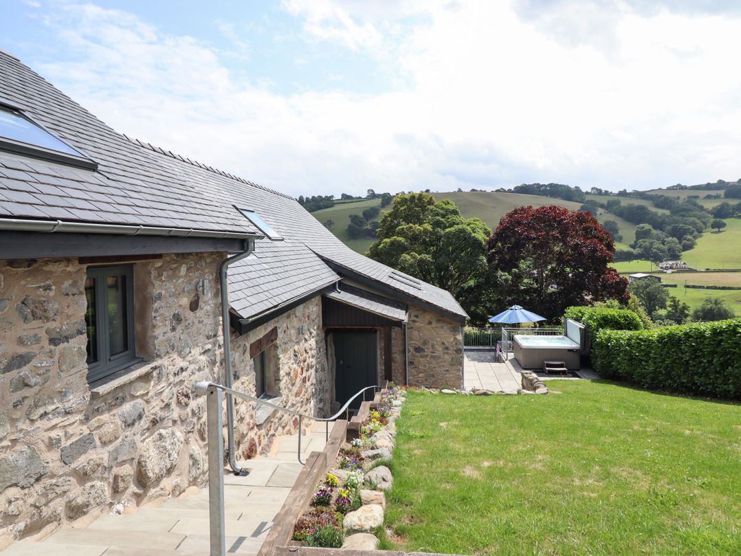 Ysgubor Tyddyn Isaf