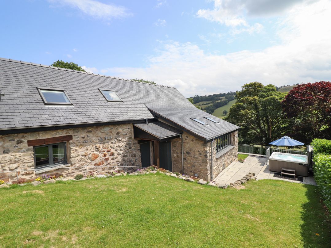 Ysgubor Tyddyn Isaf