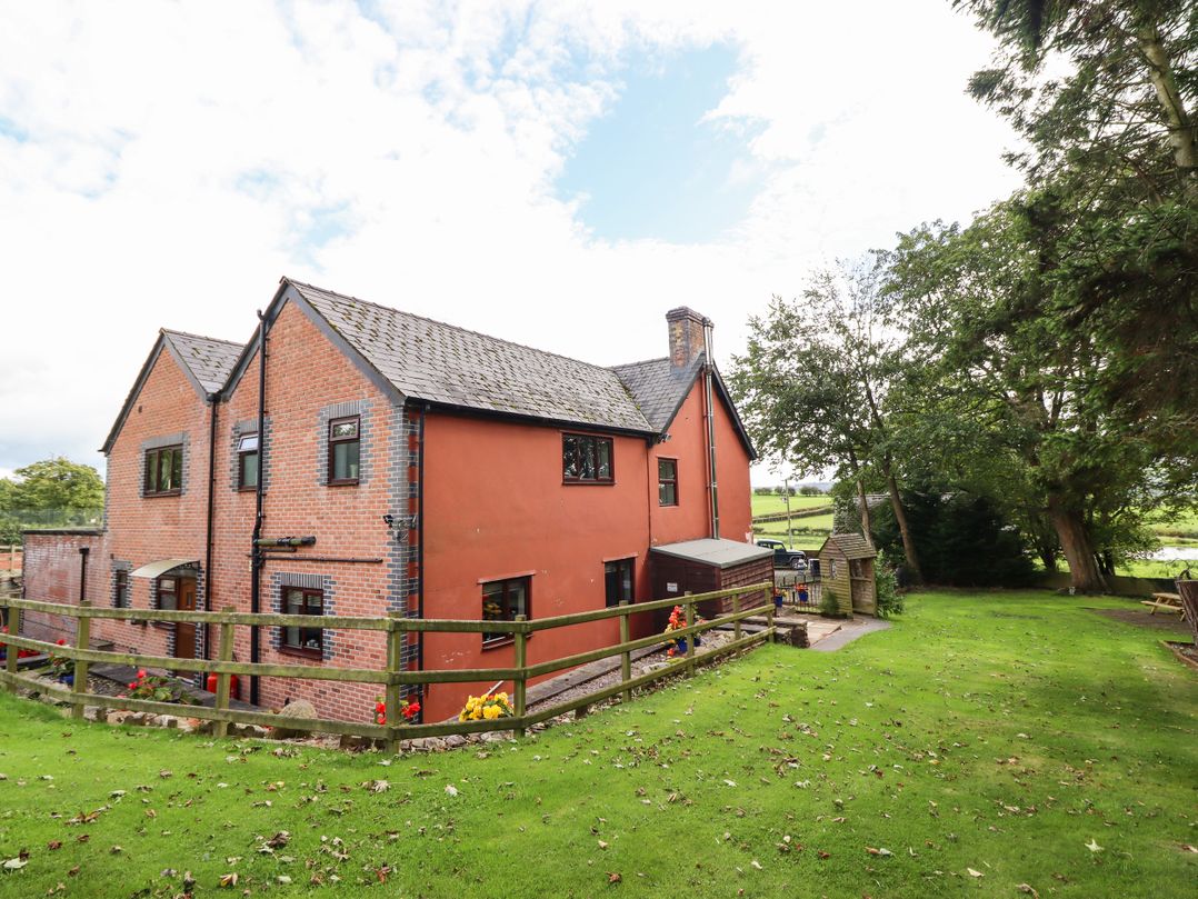 Ty Newydd