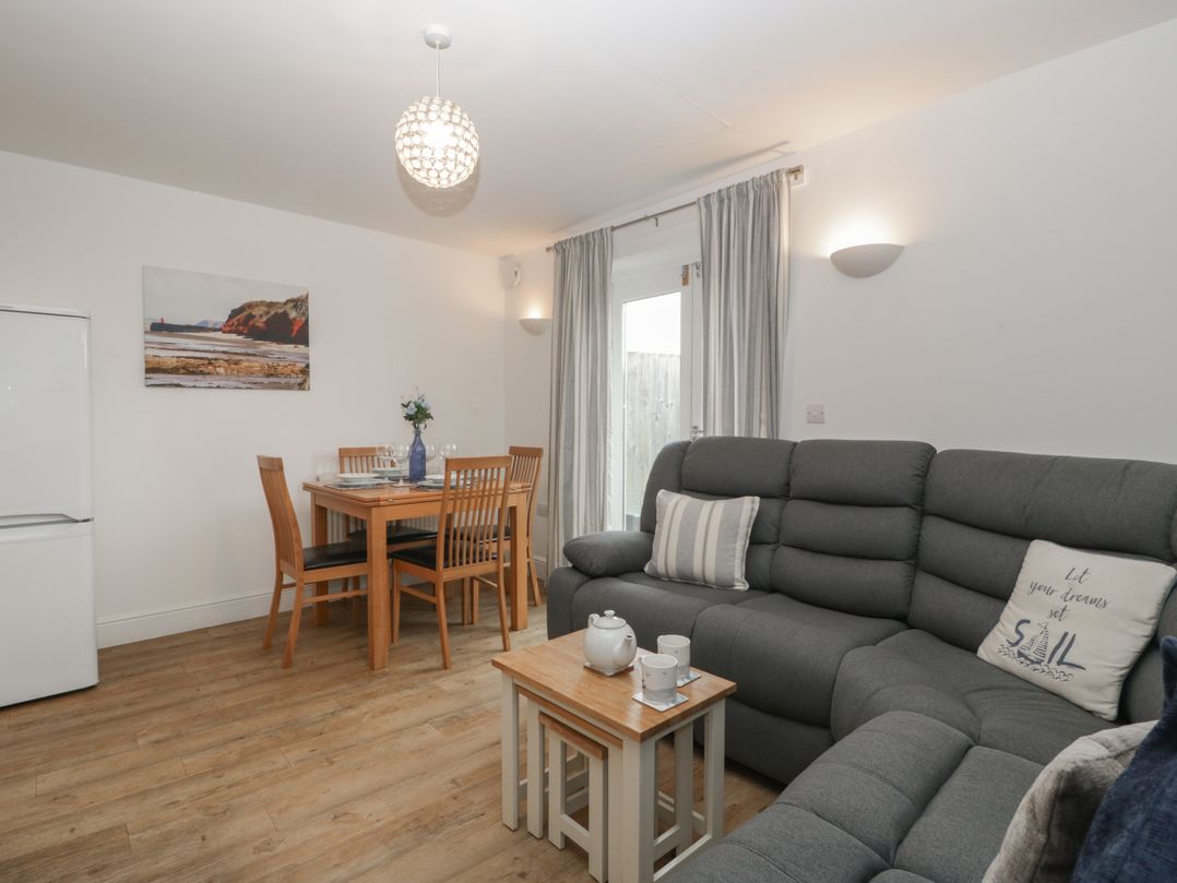 6 Malthouse Court