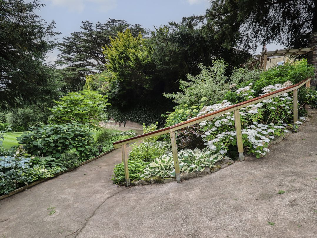 Cedar Gardens