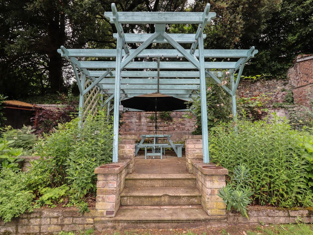 Cedar Gardens