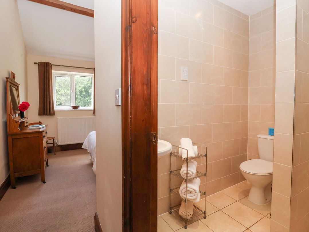Winsall Court I
