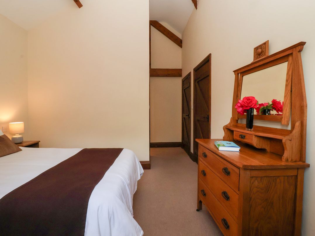 Winsall Court I
