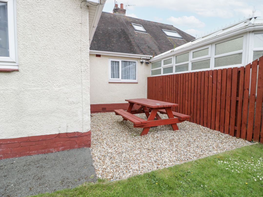 Maesdu Cottage