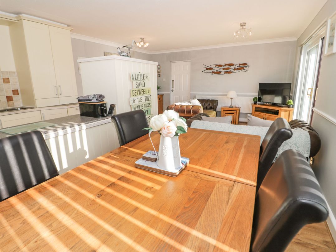 Beach House (Ty Traeth)