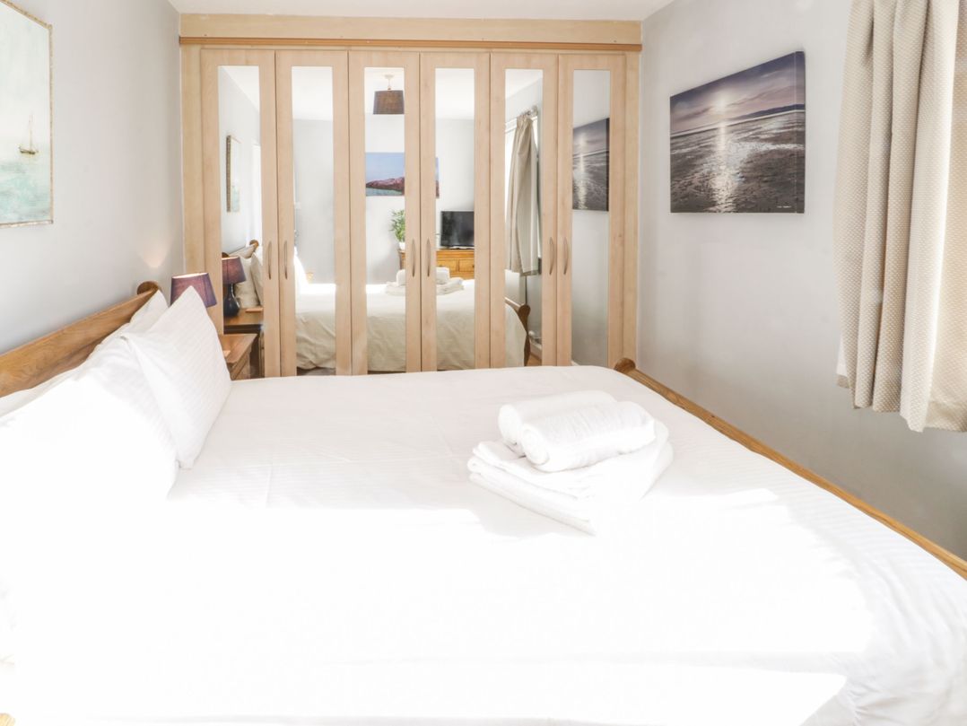 Beach House (Ty Traeth)