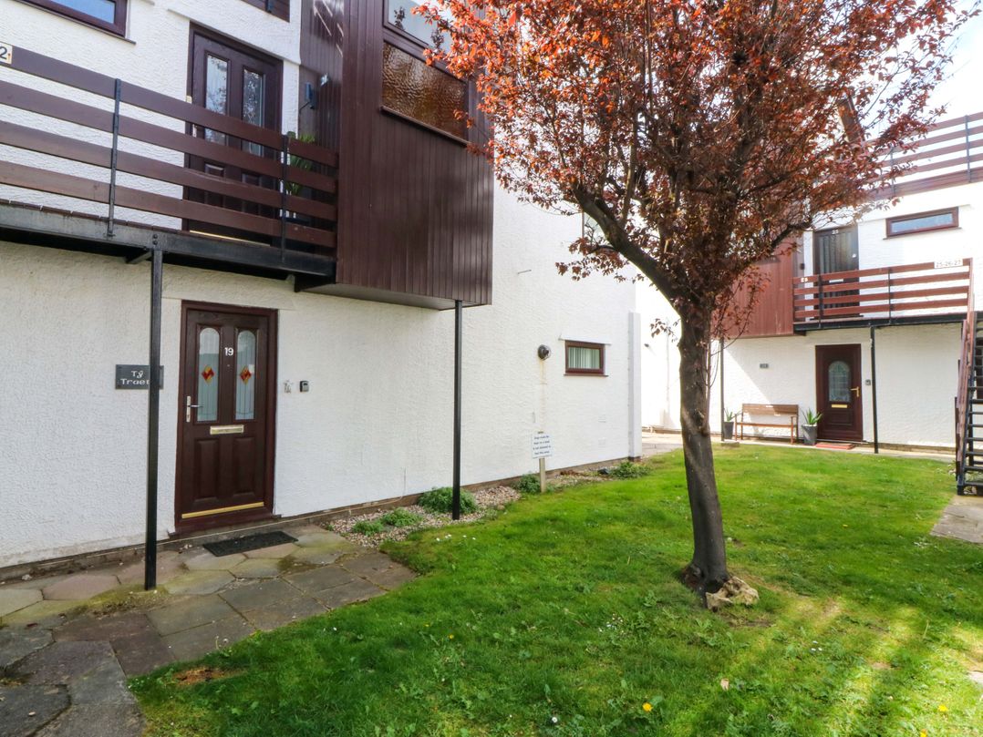 Beach House (Ty Traeth)