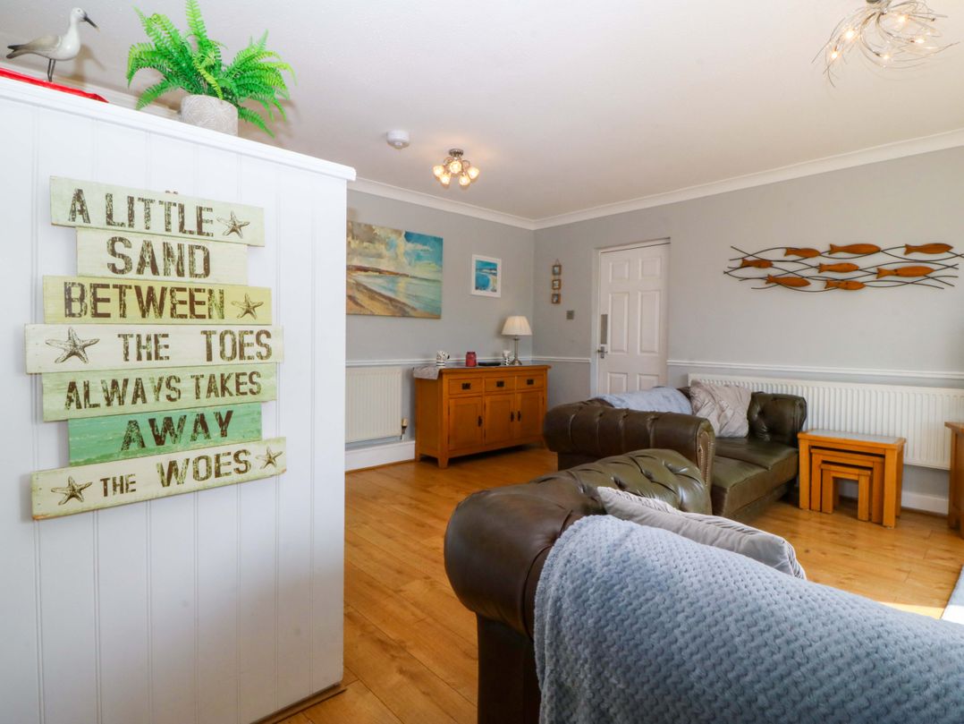 Beach House (Ty Traeth)