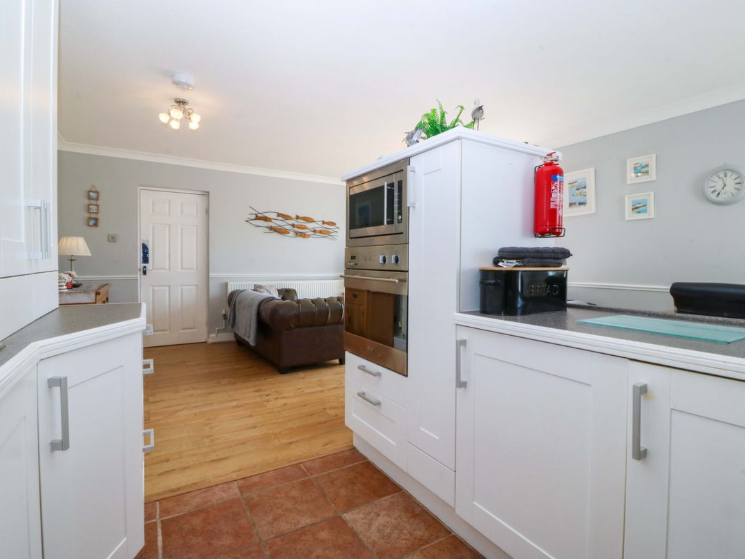 Beach House (Ty Traeth)
