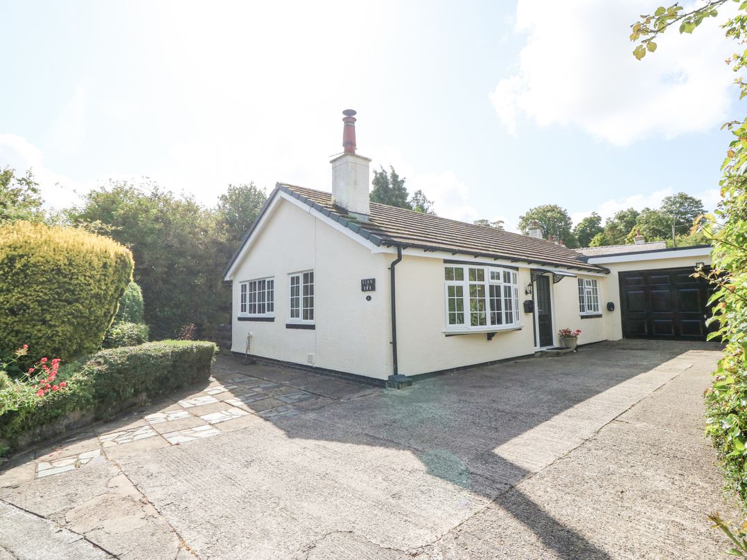 Glan Dwr, Red Wharf Bay - Sleeps 6 guests