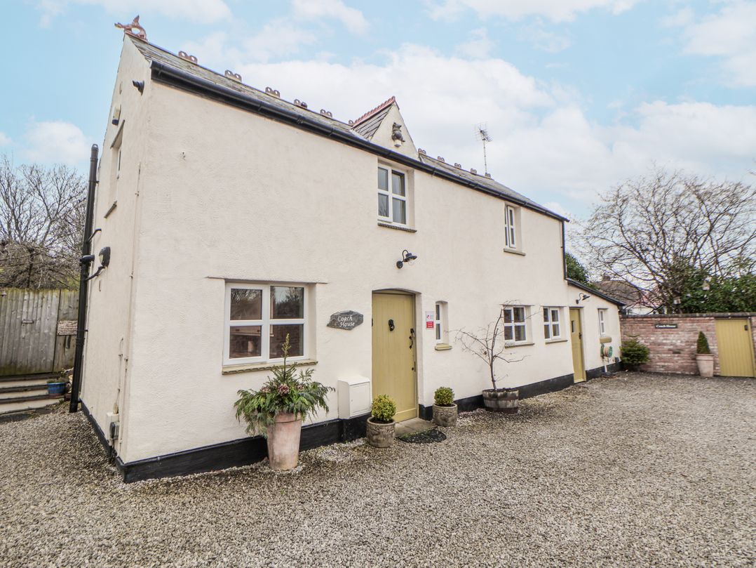 The Coach House, Prestatyn - Sleeps 4 guests