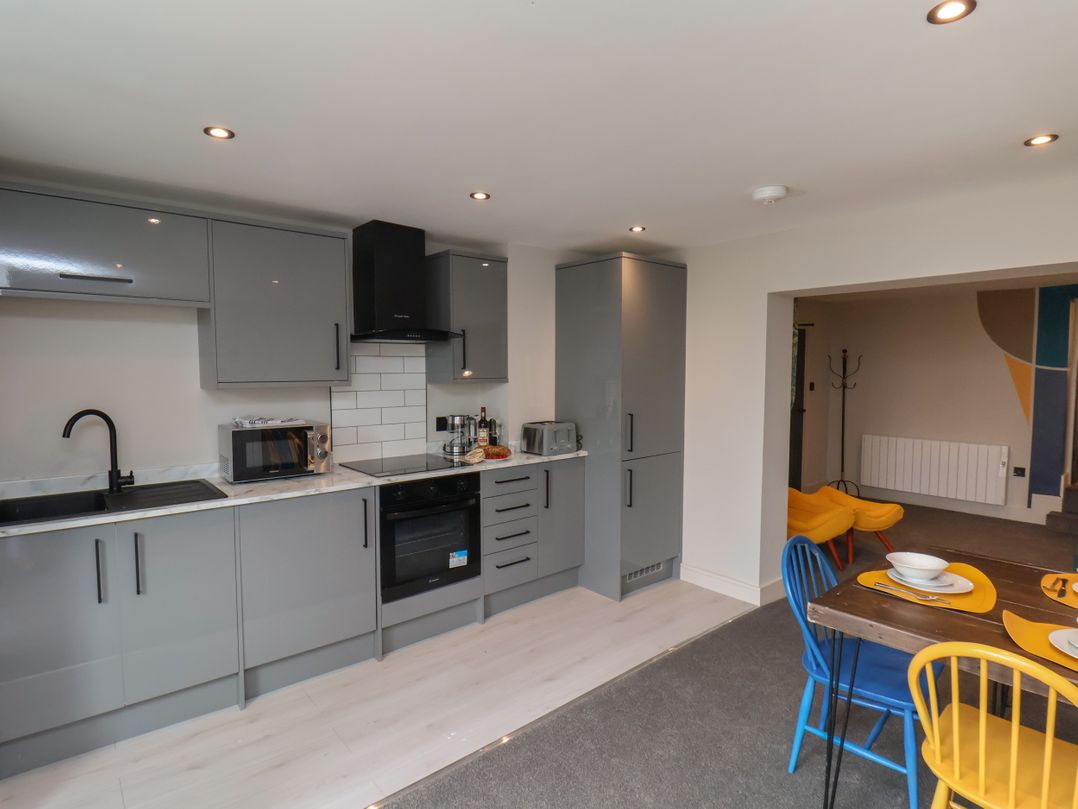 Apt 1 @ Hunter's Quay