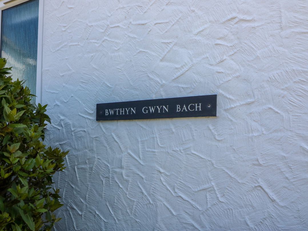 Bwthyn Gwyn Bach