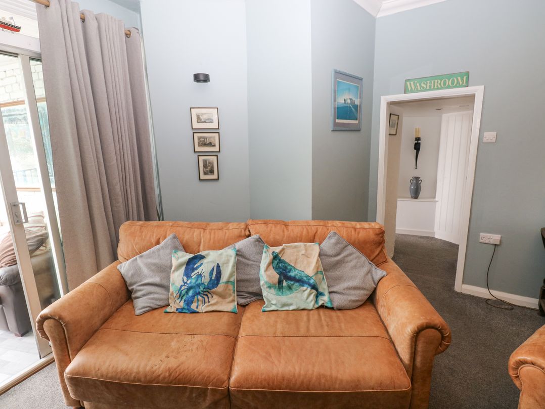 Apartment 4