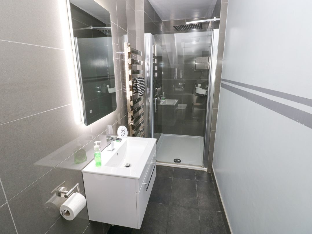 Apartment 4