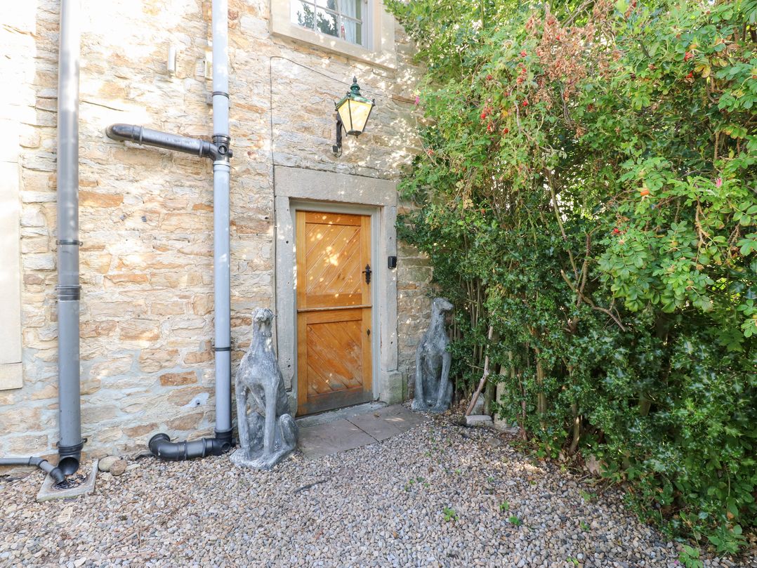 2 The Coach House