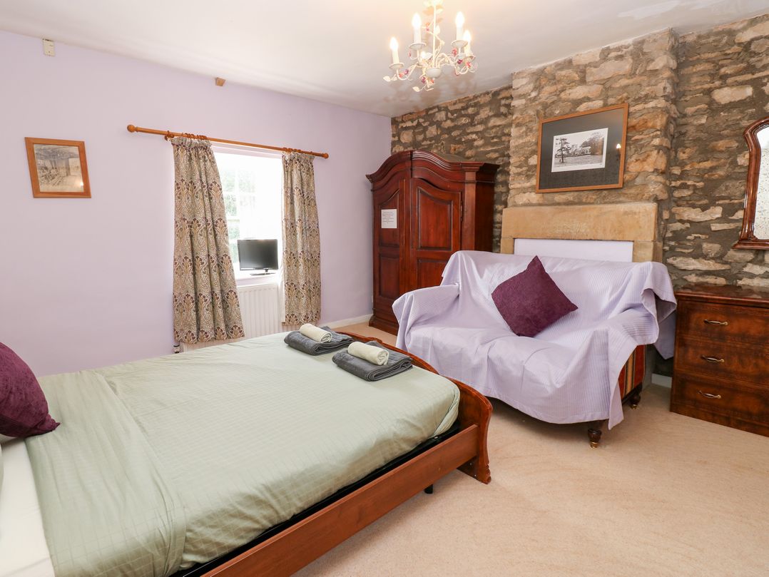 2 The Coach House
