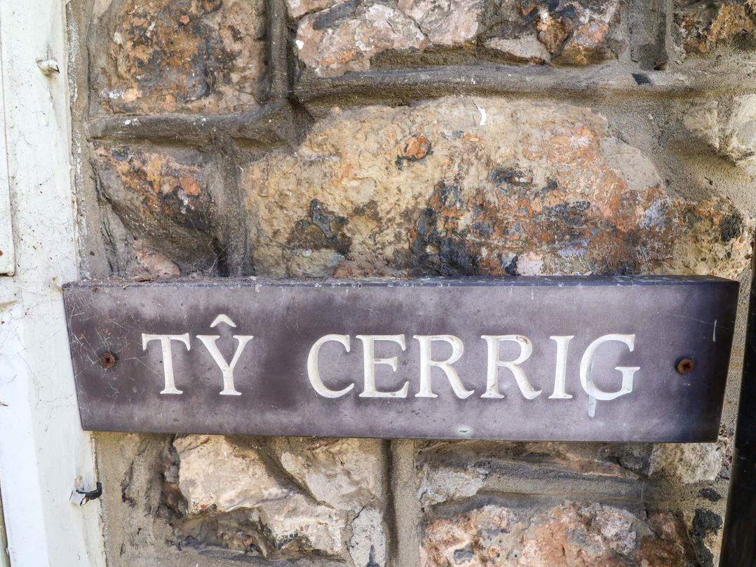 Ty Cerrig